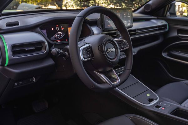 JeepAvenger4xe_Interiors (3).jpg